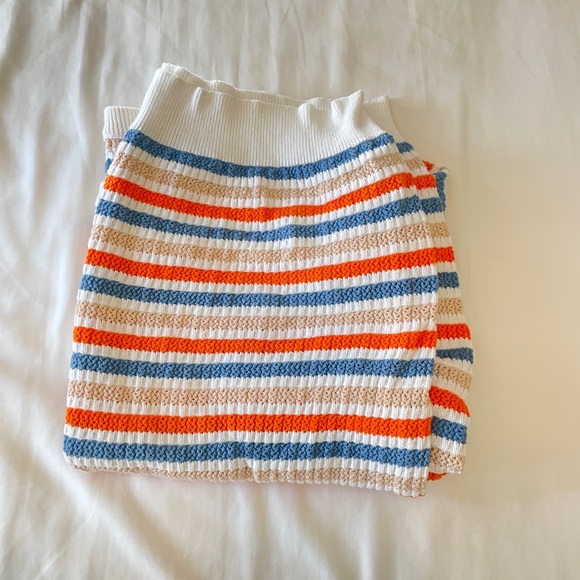 Cloth - Picture 2 of 6